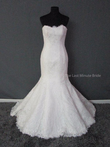 100% Authentic Allure 9117 Wedding Dress, shown with a Beaded Bridal Belt (sold separately) 
