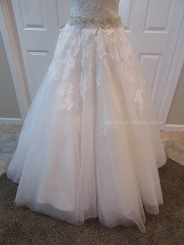 39.0 Hips Wedding Dress
