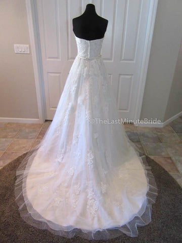 Sweetheart (Strapless) Neckline Wedding Dress