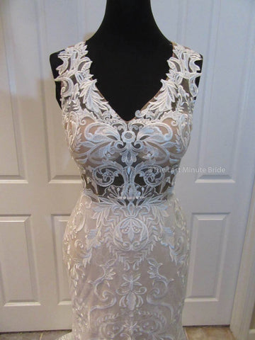  V-neck Wedding Dress