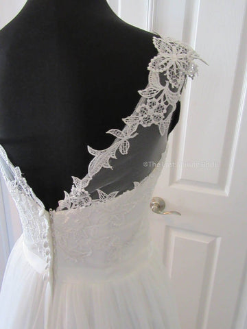  37.5 Hips Wedding Dress
