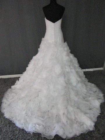 Allure Bridals 8950