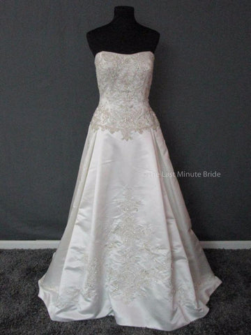 100% Authentic Casablanca 2055 Wedding Dress 