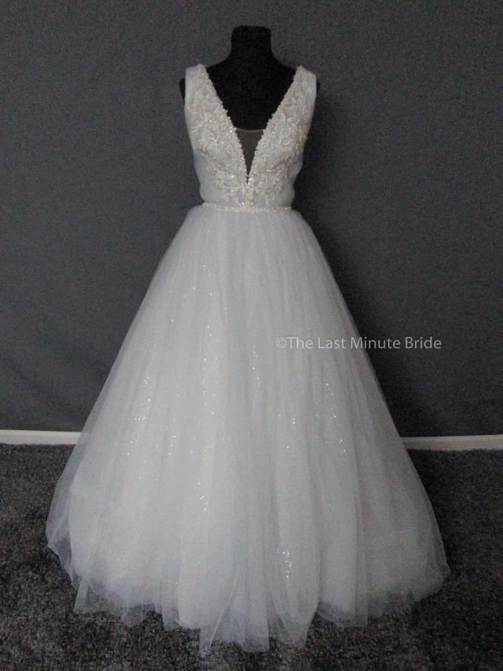 david tutera blue wedding dress The David Tutera for Mon Cheri 114275 Patmore wedding dress is the perfect dress for the bride who desires a classic look on her wedding day! The bodice is wrapped in delicate
