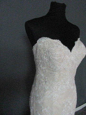  Sweetheart (Strapless) Wedding Dress