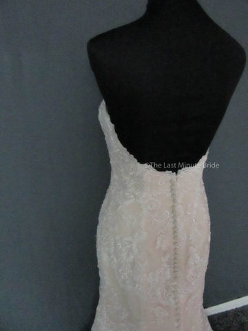 44.0 Hips Wedding Dress