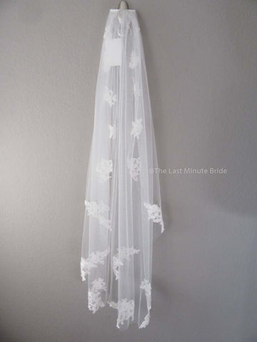 Fingertip Length Veil Style: Lacey