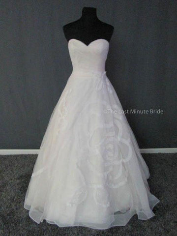 100% Authentic Sincerity by Justin Alexander Style 3910 Wedding Dress